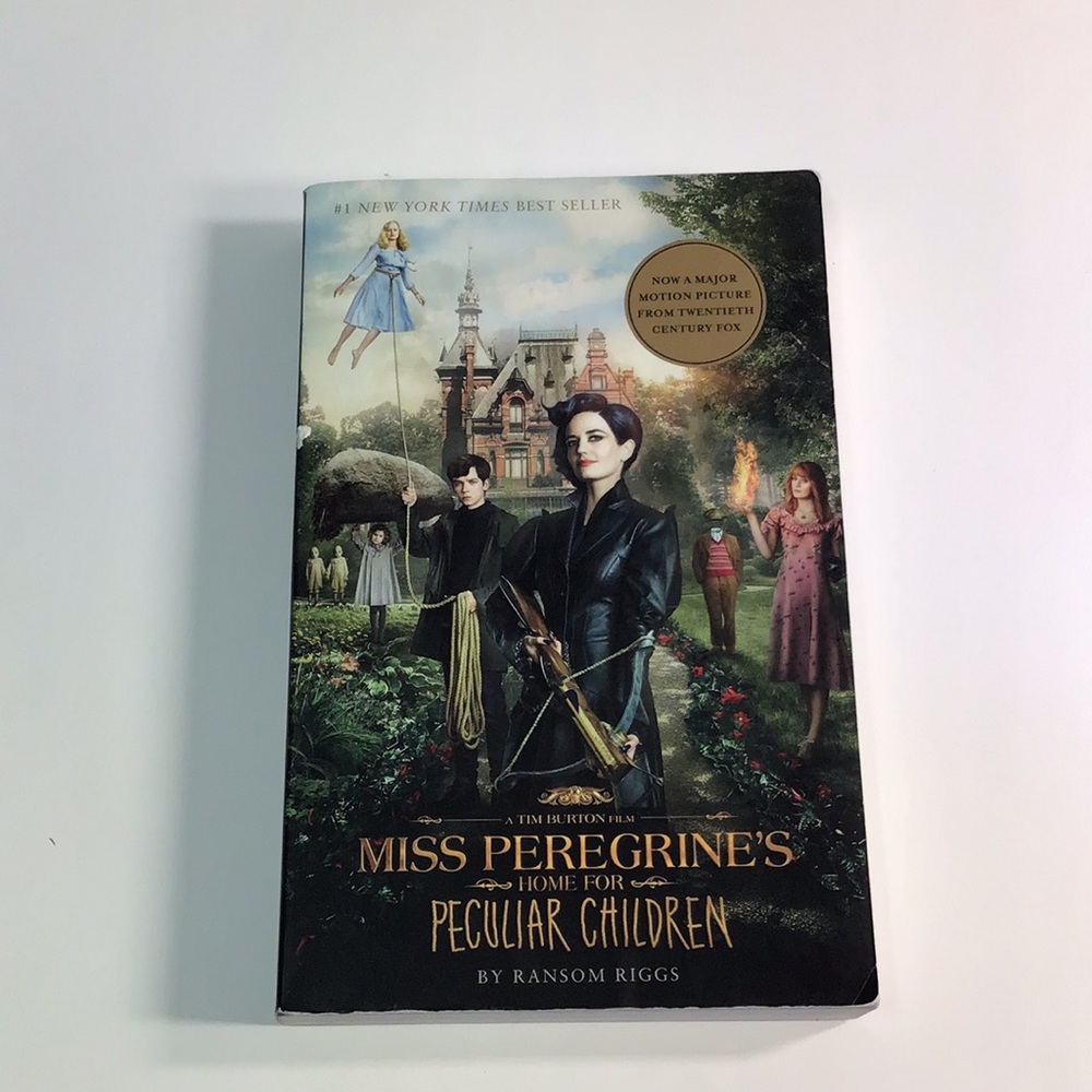 Miss Peregrine's Home for Peculiar Children Book soft cover